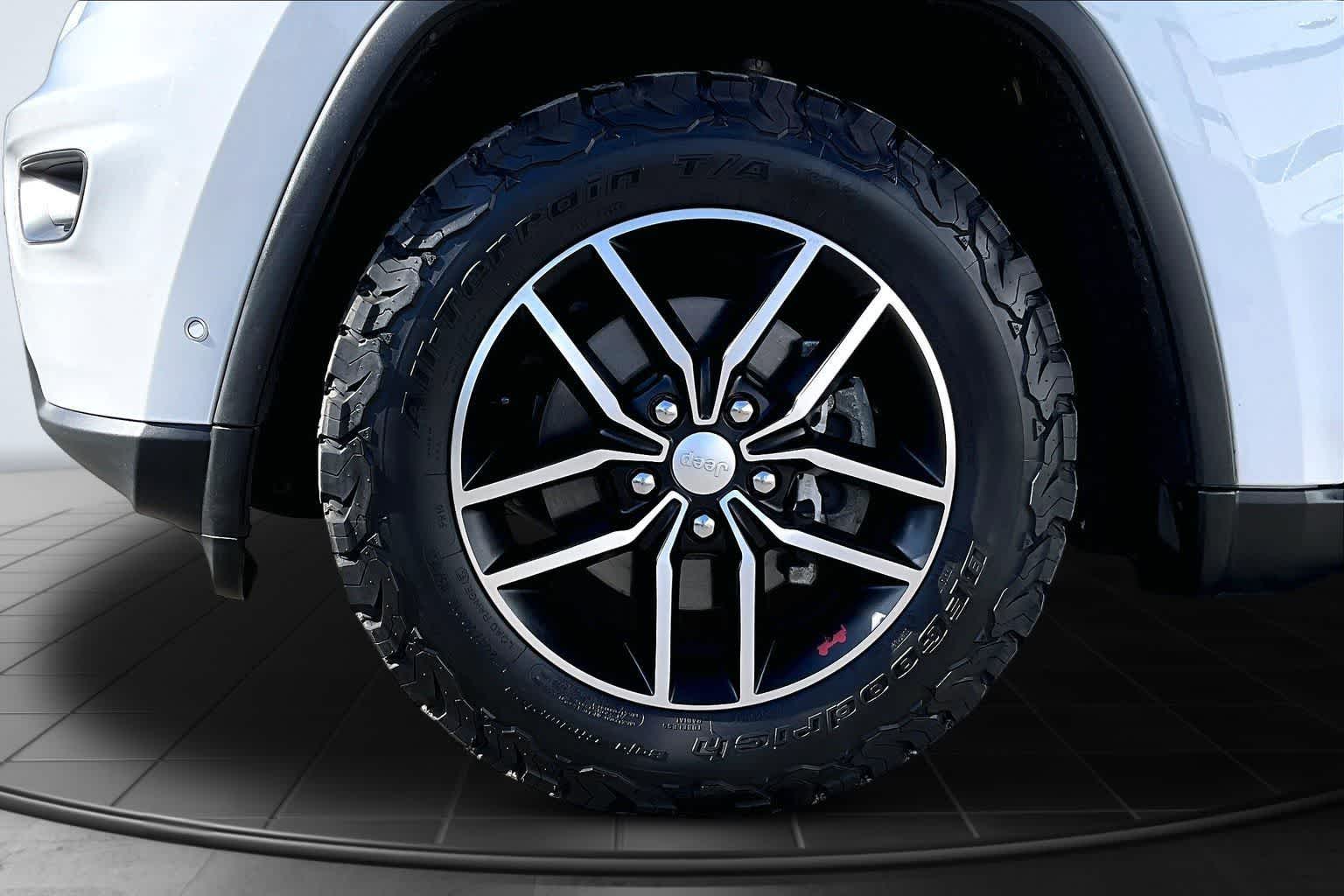 Thumbnail: 2020 Jeep Grand Cherokee - 7