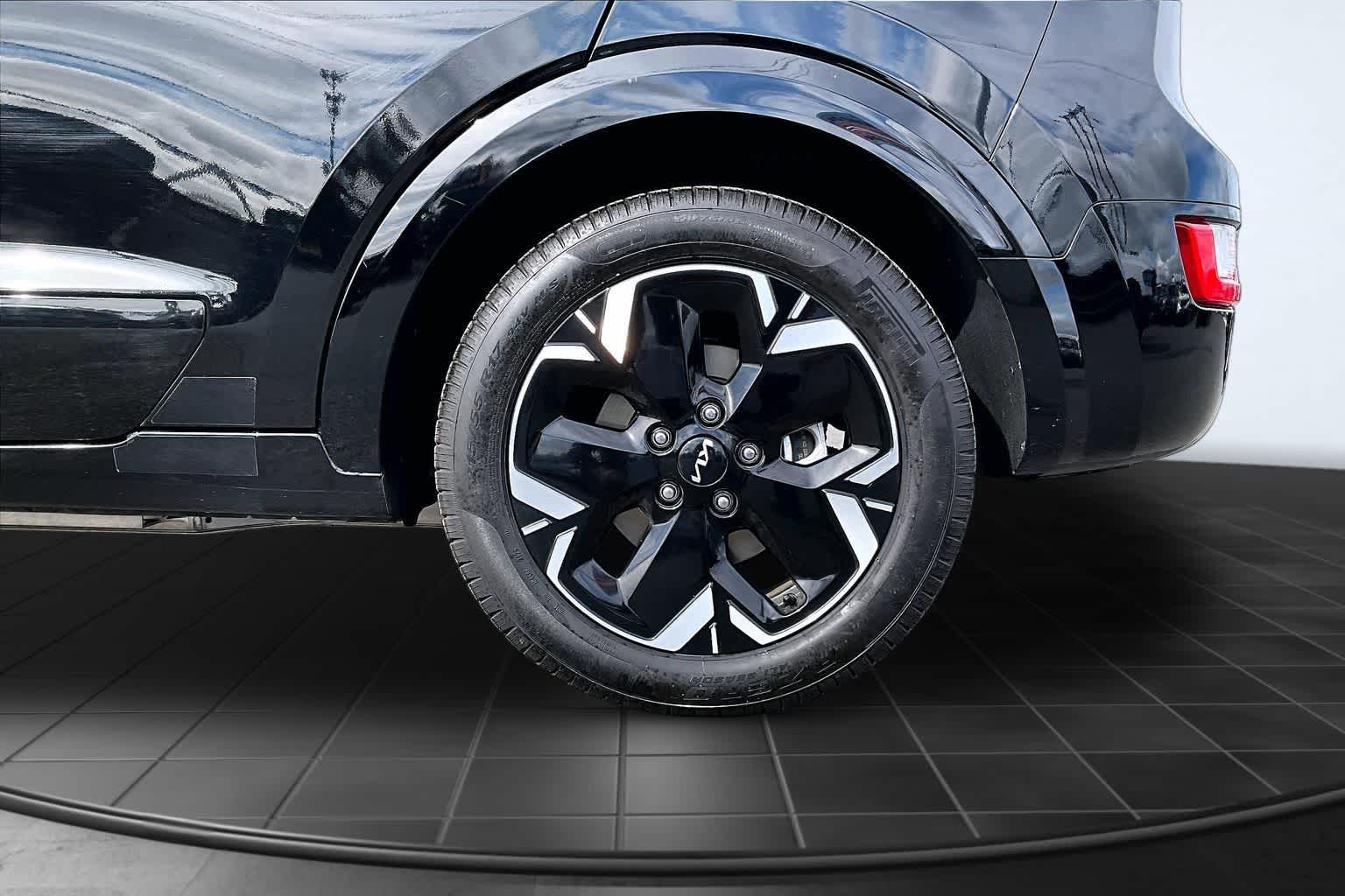 Thumbnail: 2023 Kia Niro - 34