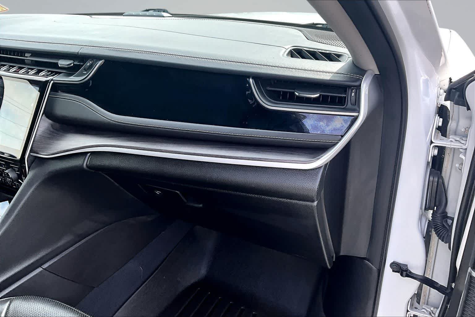 Thumbnail: 2023 Jeep Grand Cherokee - 24