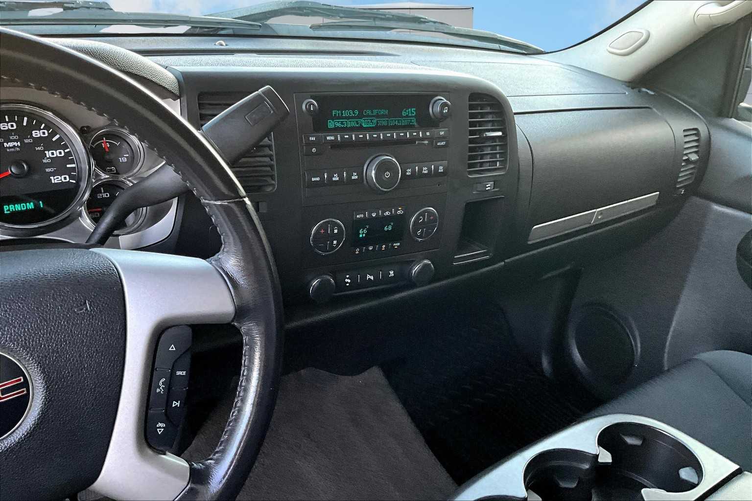 Thumbnail: 2009 GMC Sierra 2500 - 16