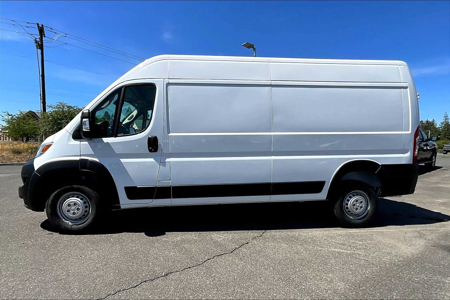 2025 Ram ProMaster 2500 photo 3