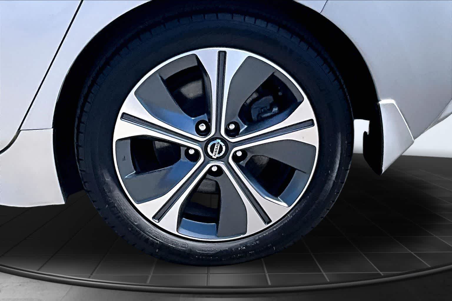 Thumbnail: 2018 Nissan Leaf - 36