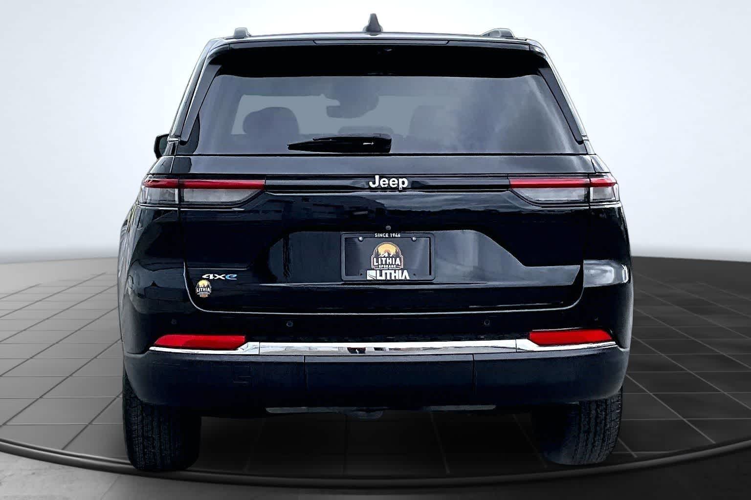 Thumbnail: 2022 Jeep Grand Cherokee - 4