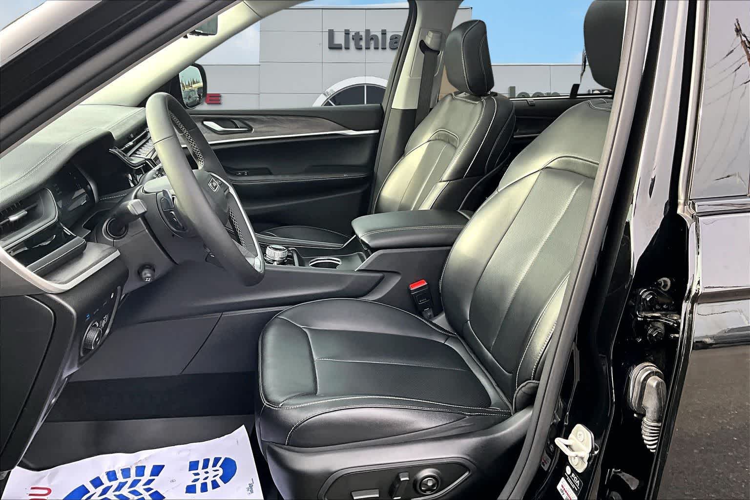 Thumbnail: 2023 Jeep Grand Cherokee - 11