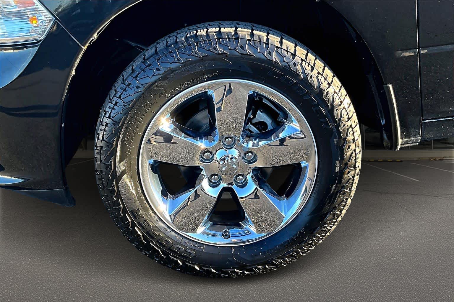 Thumbnail: 2019 RAM 1500 Classic - 8