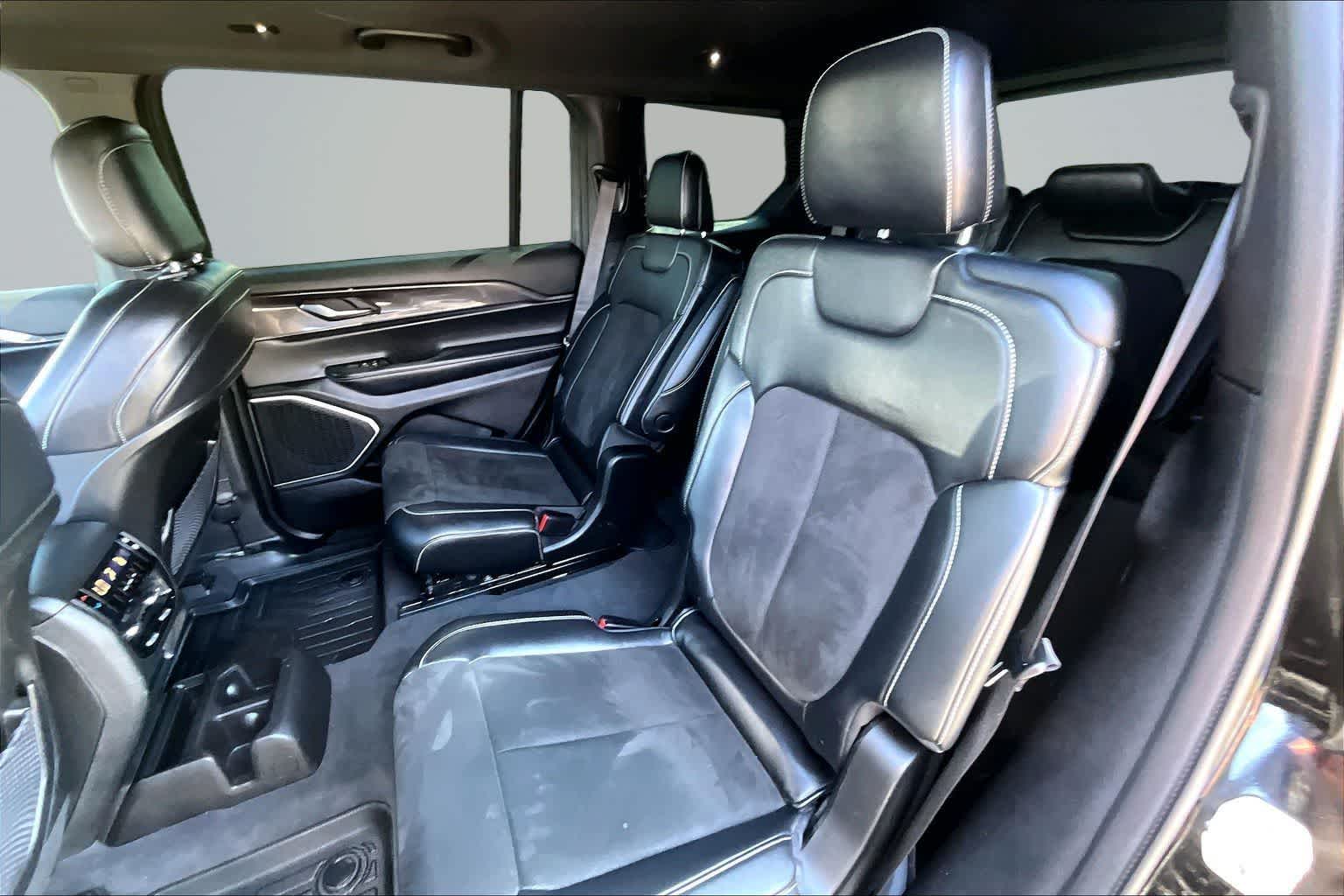 Thumbnail: 2021 Jeep Grand Cherokee L - 13