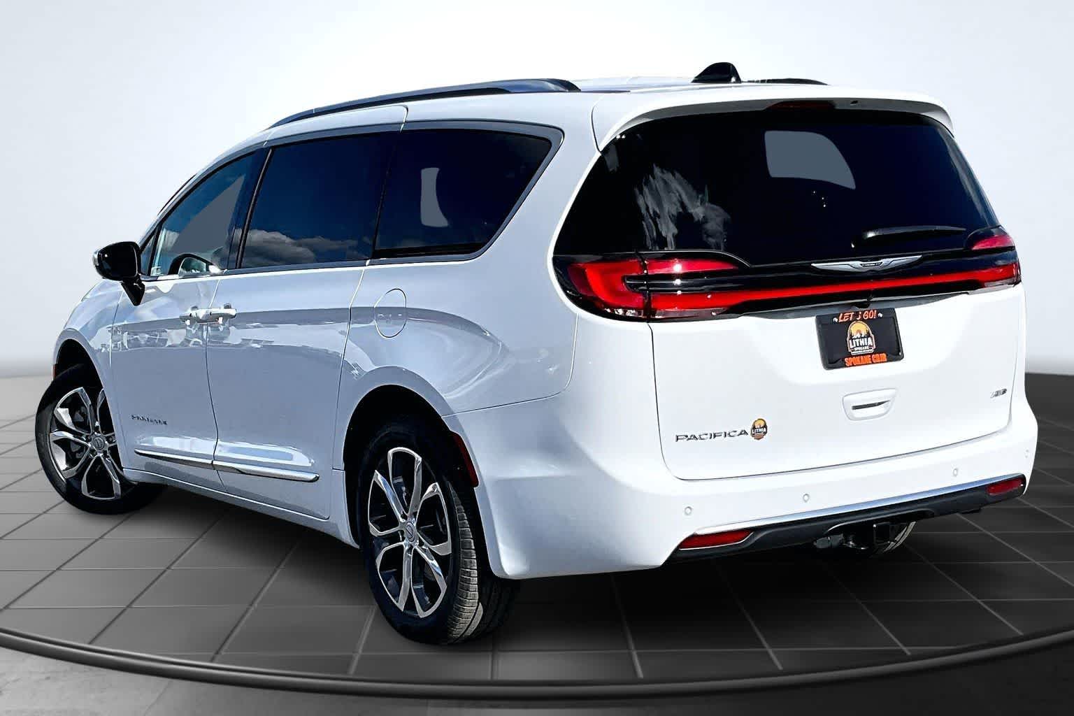 Thumbnail: 2026 Chrysler Pacifica - 4