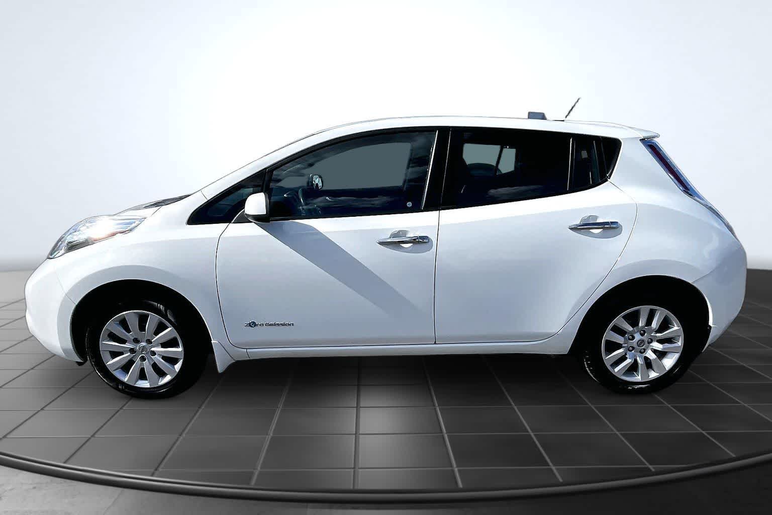 Thumbnail: 2016 Nissan Leaf - 3