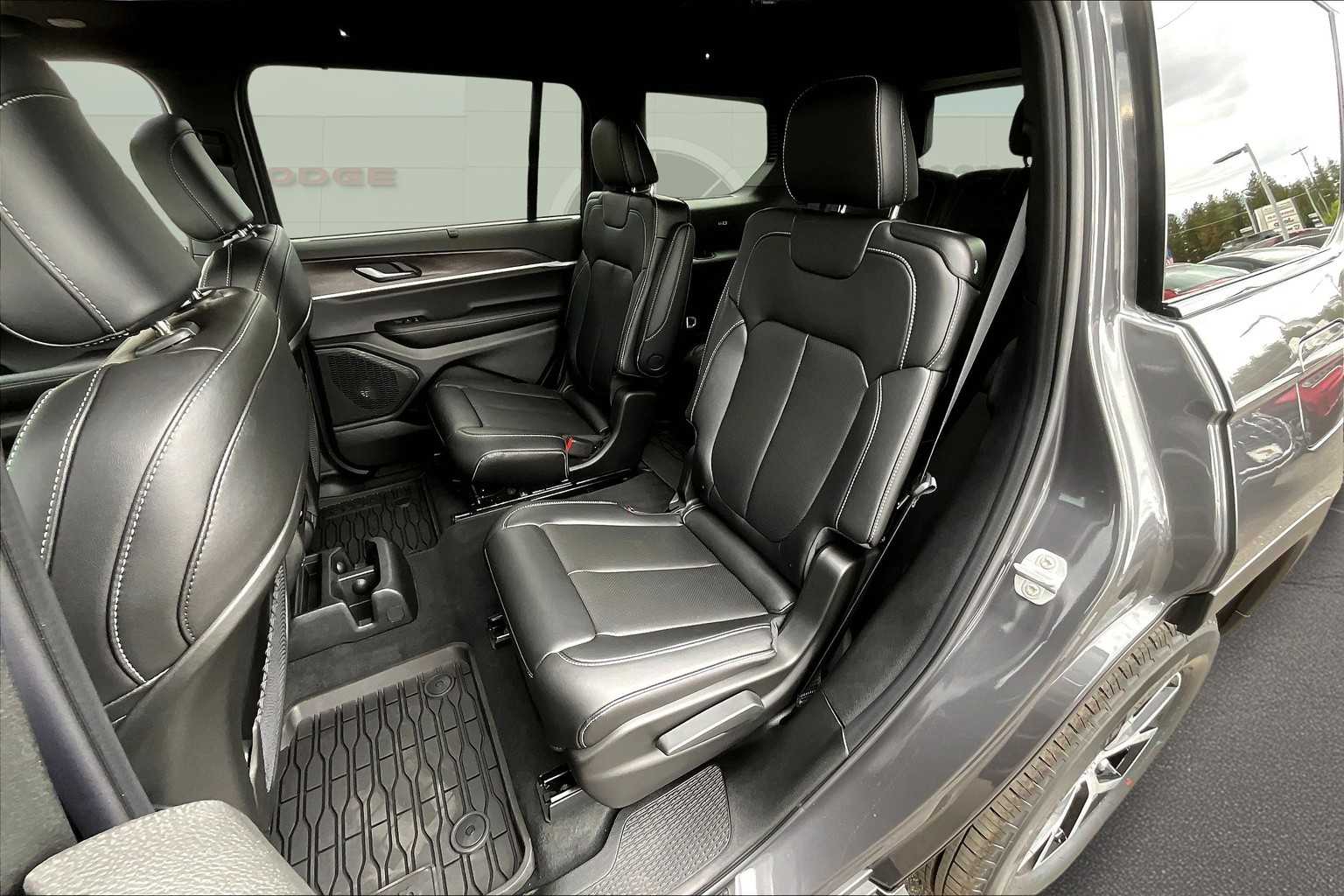 Thumbnail: 2025 Jeep Grand Cherokee L - 13