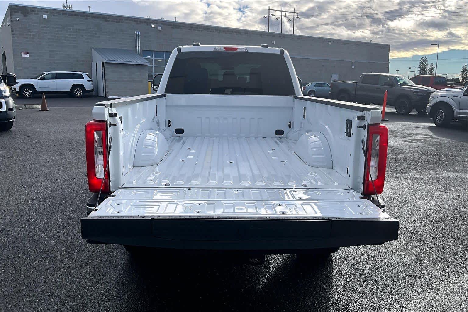 Thumbnail: 2024 Ford Econoline - 19