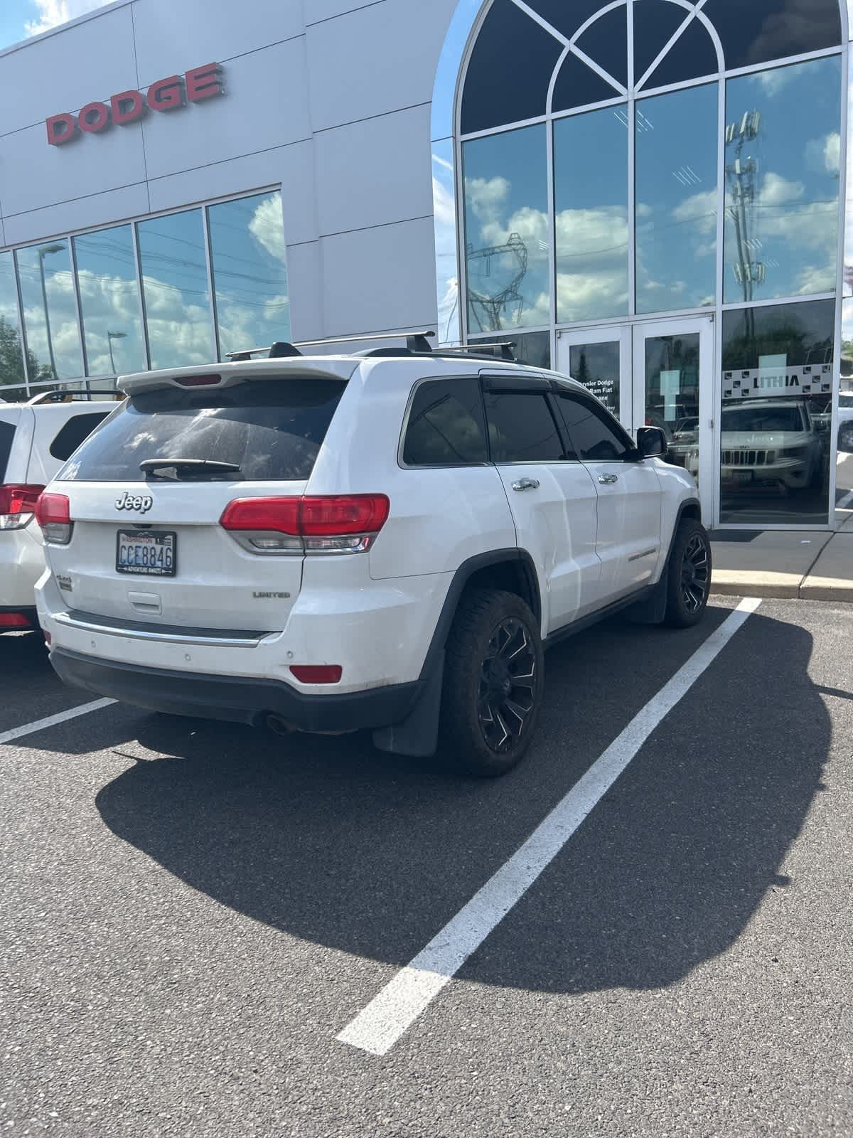 Thumbnail: 2015 Jeep Grand Cherokee - 3