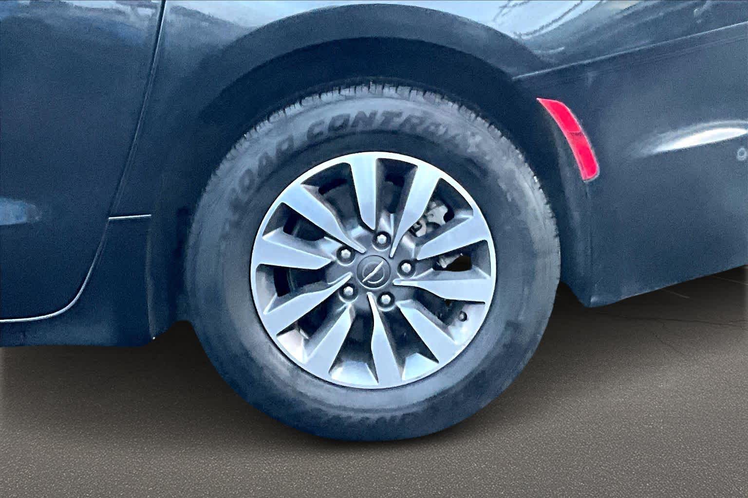 Thumbnail: 2021 Chrysler Pacifica - 36