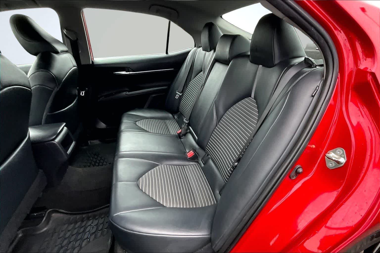 Thumbnail: 2019 Toyota Camry - 13