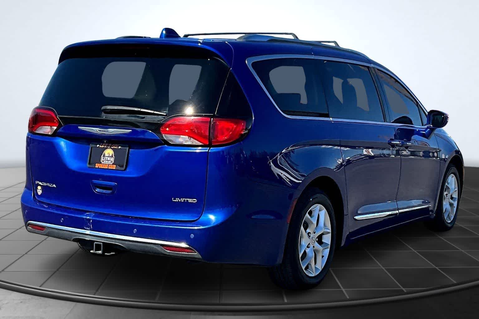 Thumbnail: 2020 Chrysler Pacifica - 23
