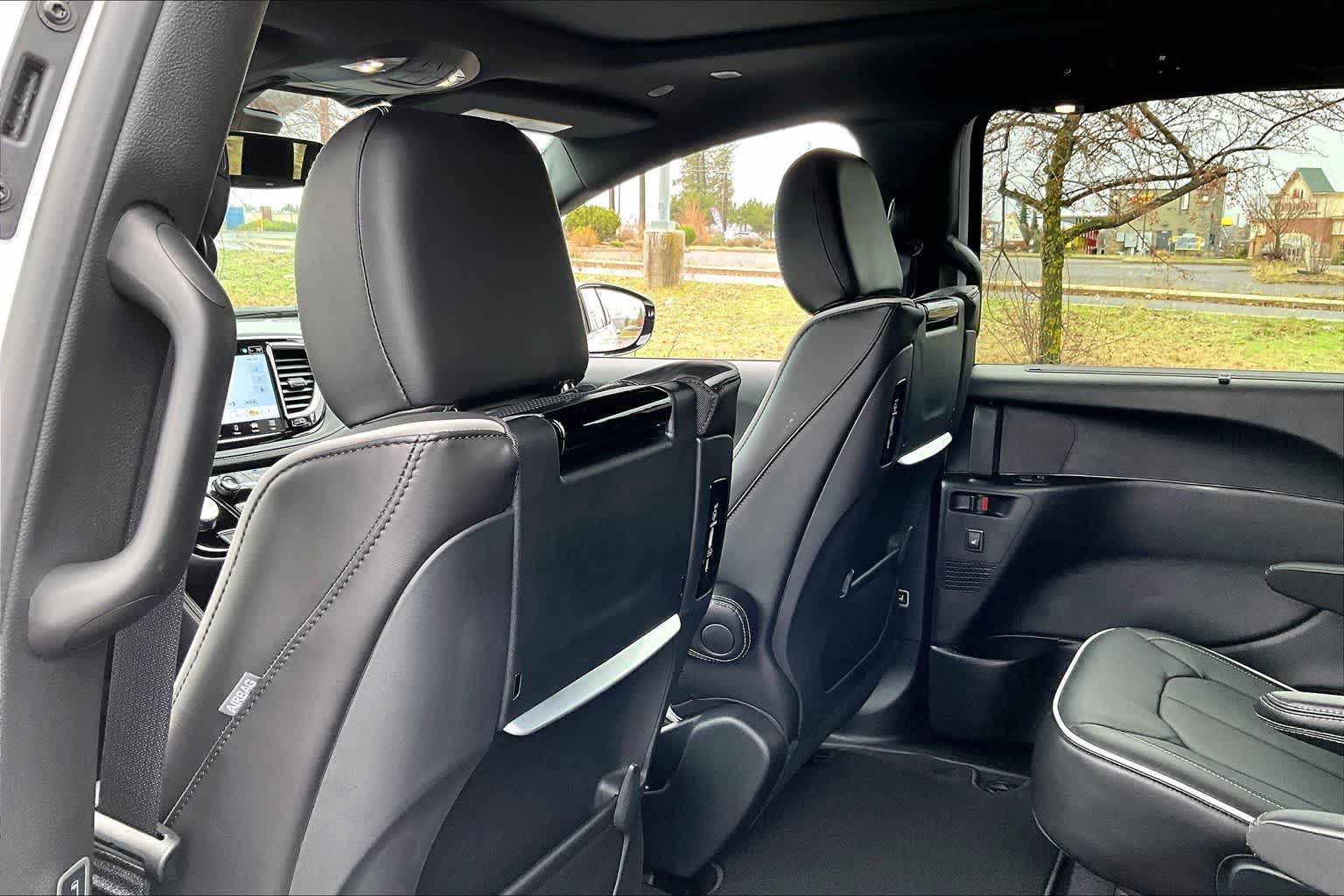 Thumbnail: 2026 Chrysler Pacifica - 12