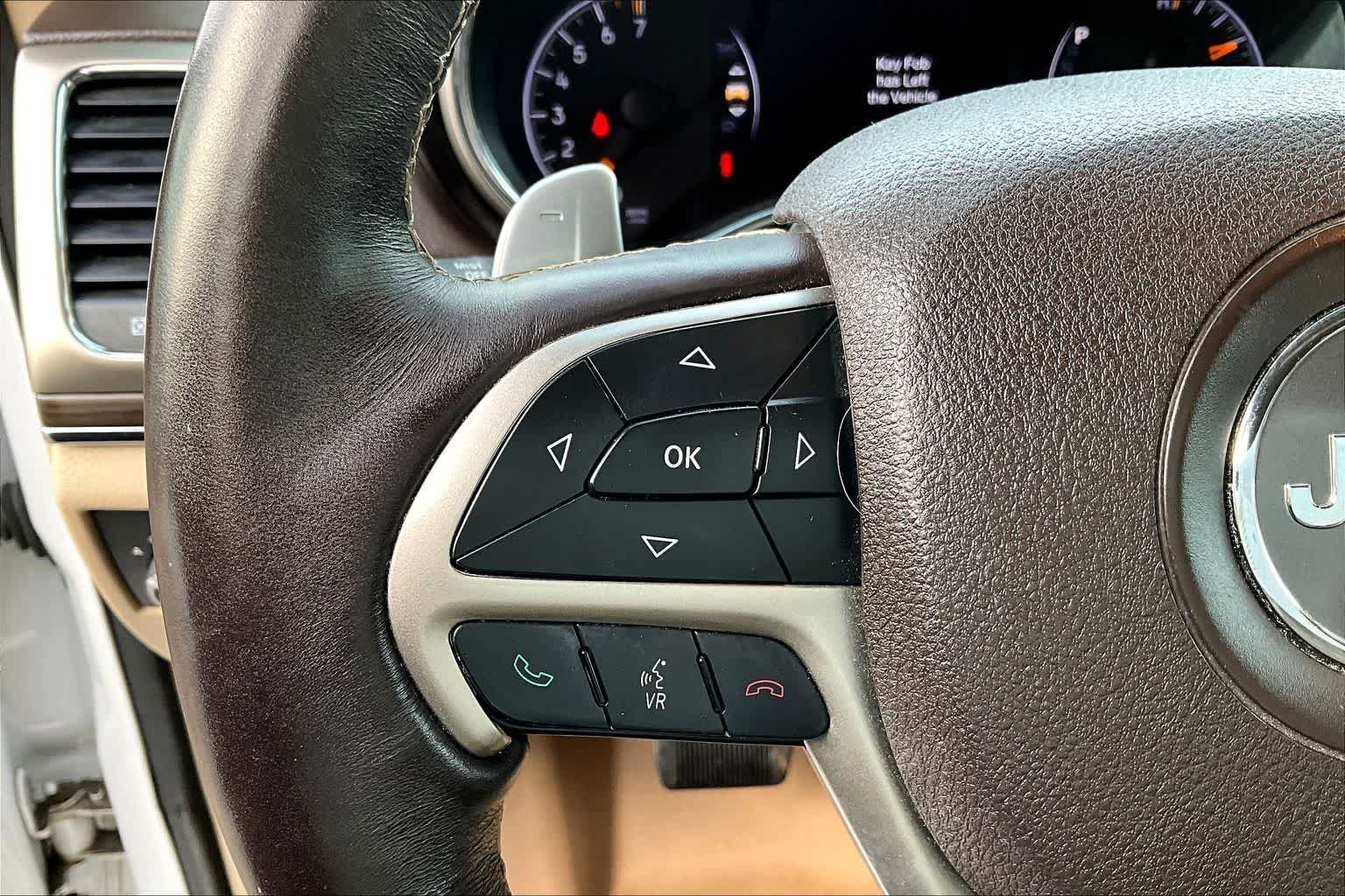 Thumbnail: 2017 Jeep Grand Cherokee - 25