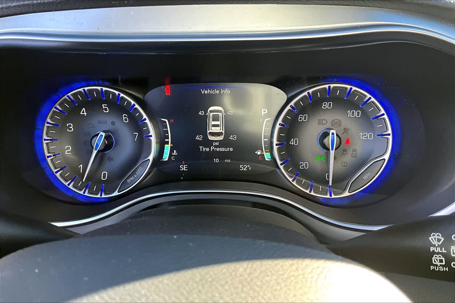 Thumbnail: 2026 Chrysler Pacifica - 18