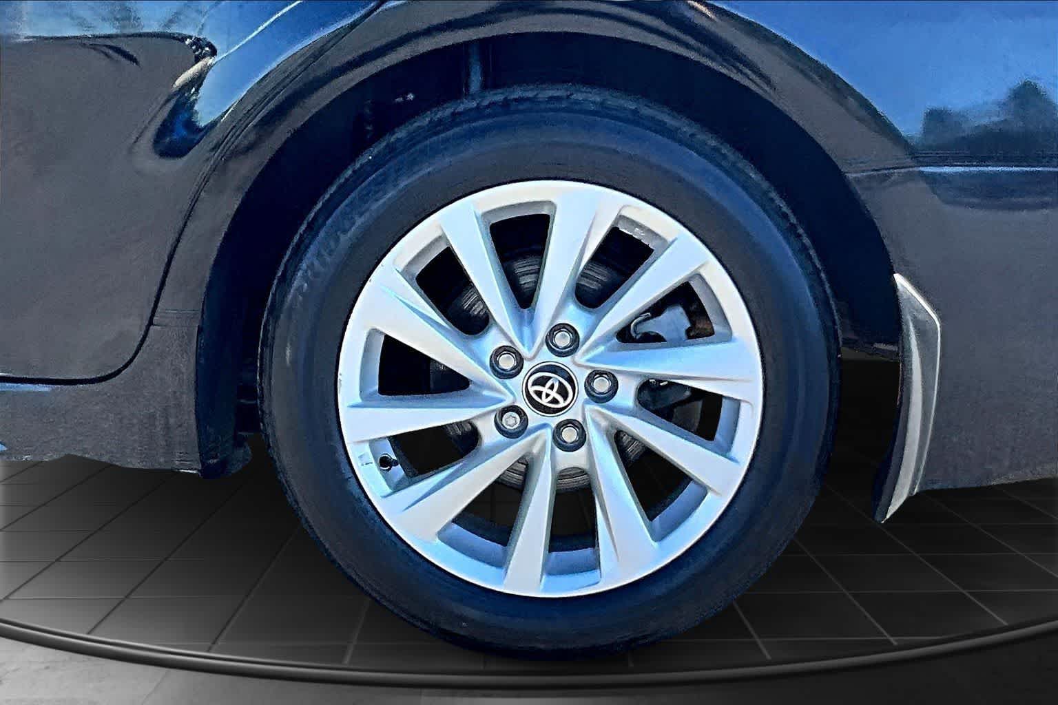 Thumbnail: 2024 Toyota Camry - 36