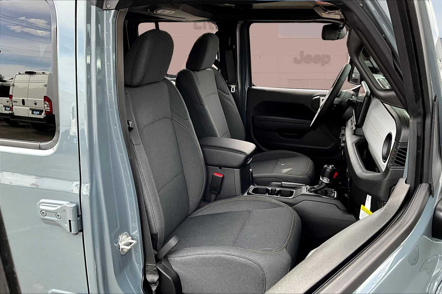 Thumbnail: 2025 Jeep Wrangler - 14