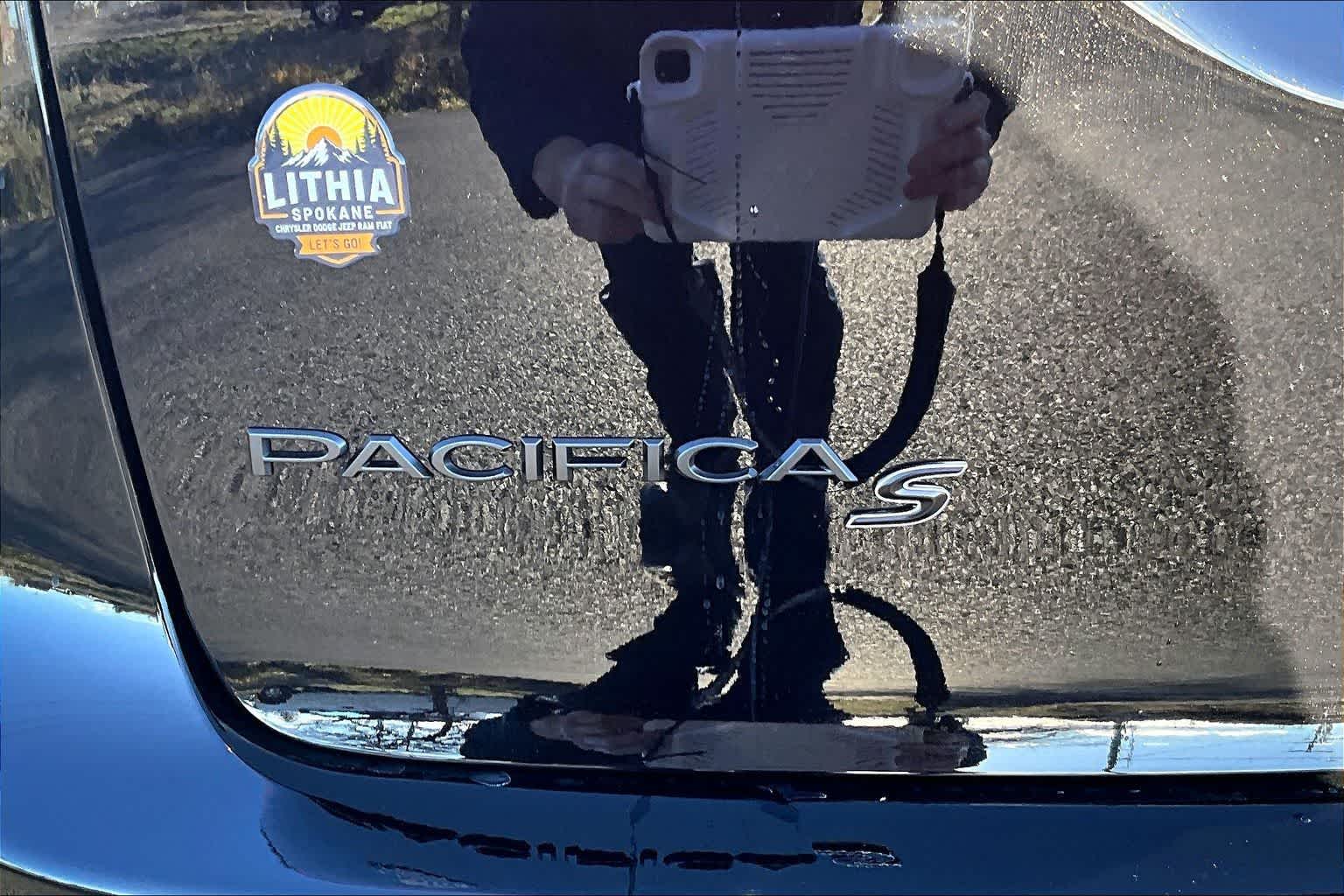 Thumbnail: 2026 Chrysler Pacifica - 7
