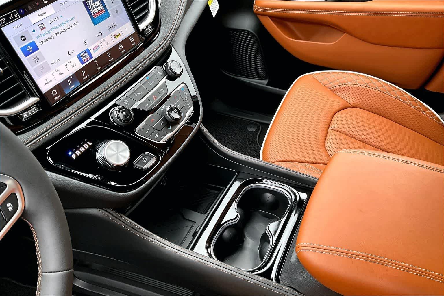 Thumbnail: 2026 Chrysler Pacifica - 17