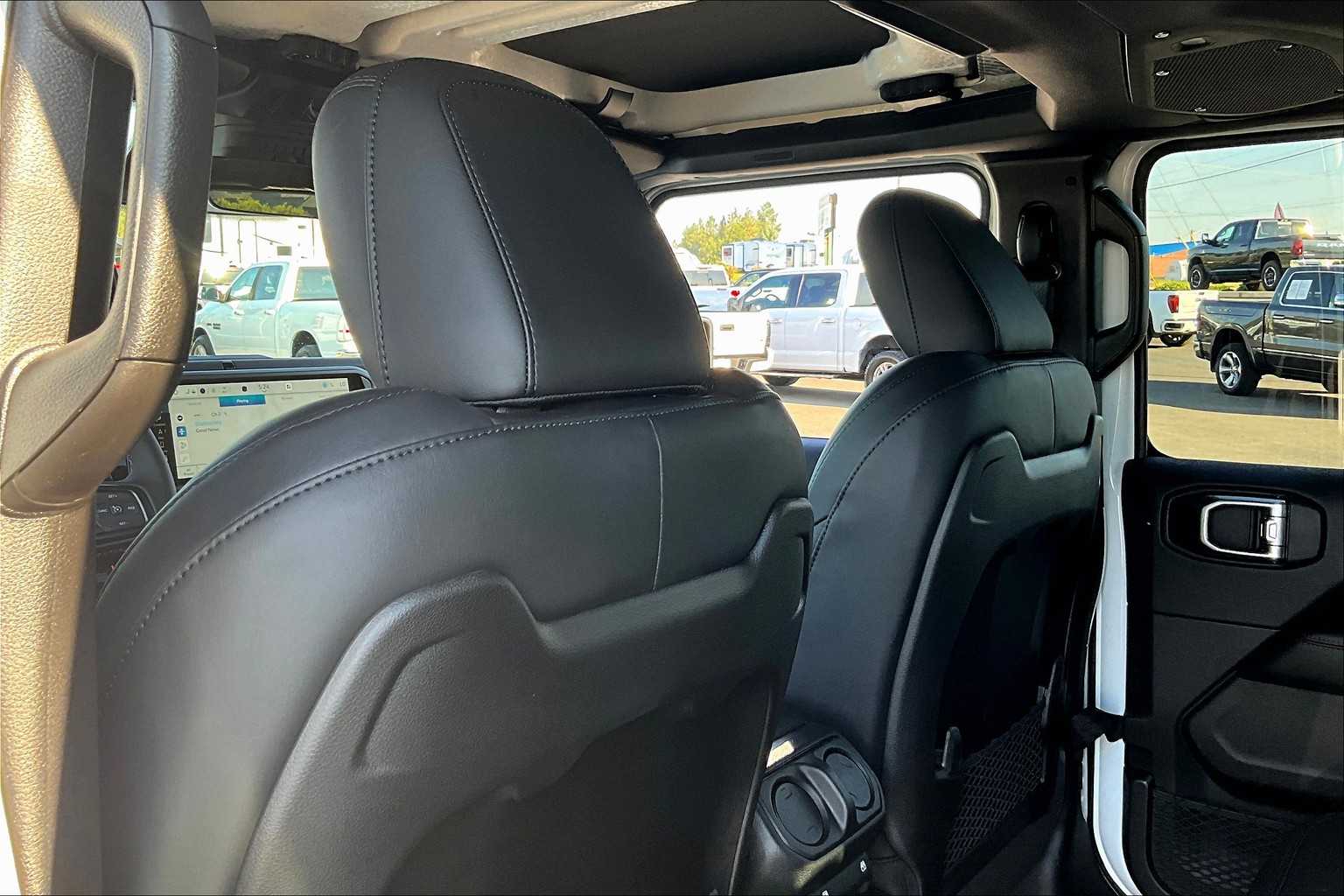 Thumbnail: 2025 Jeep Wrangler - 12