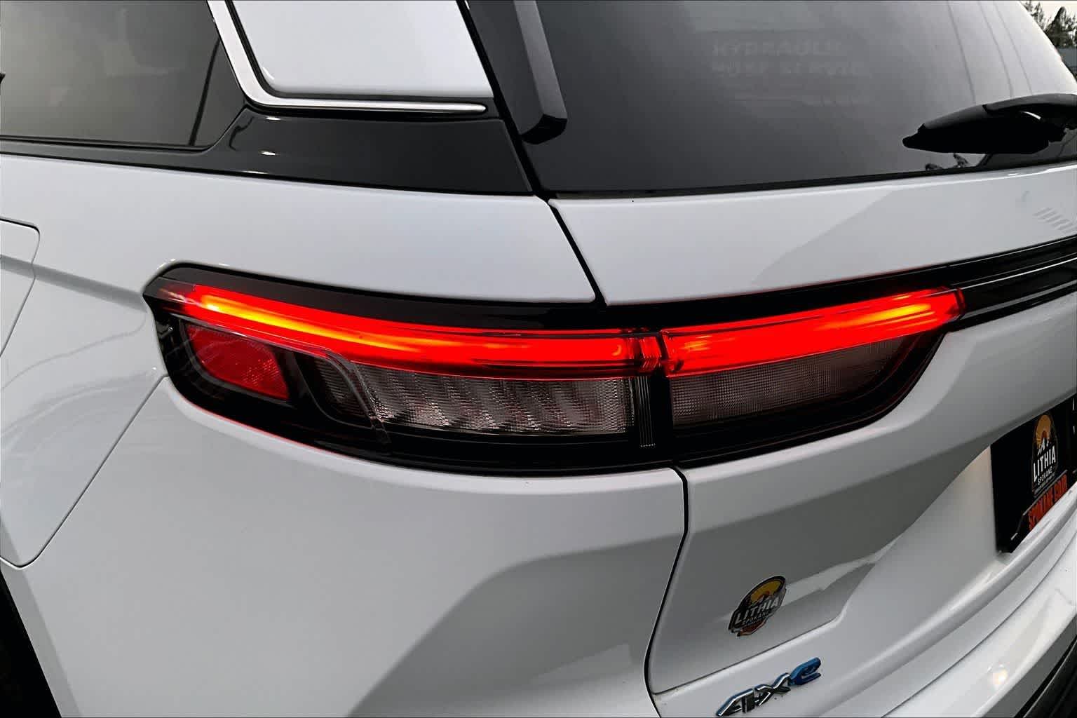 Thumbnail: 2022 Jeep Grand Cherokee - 32