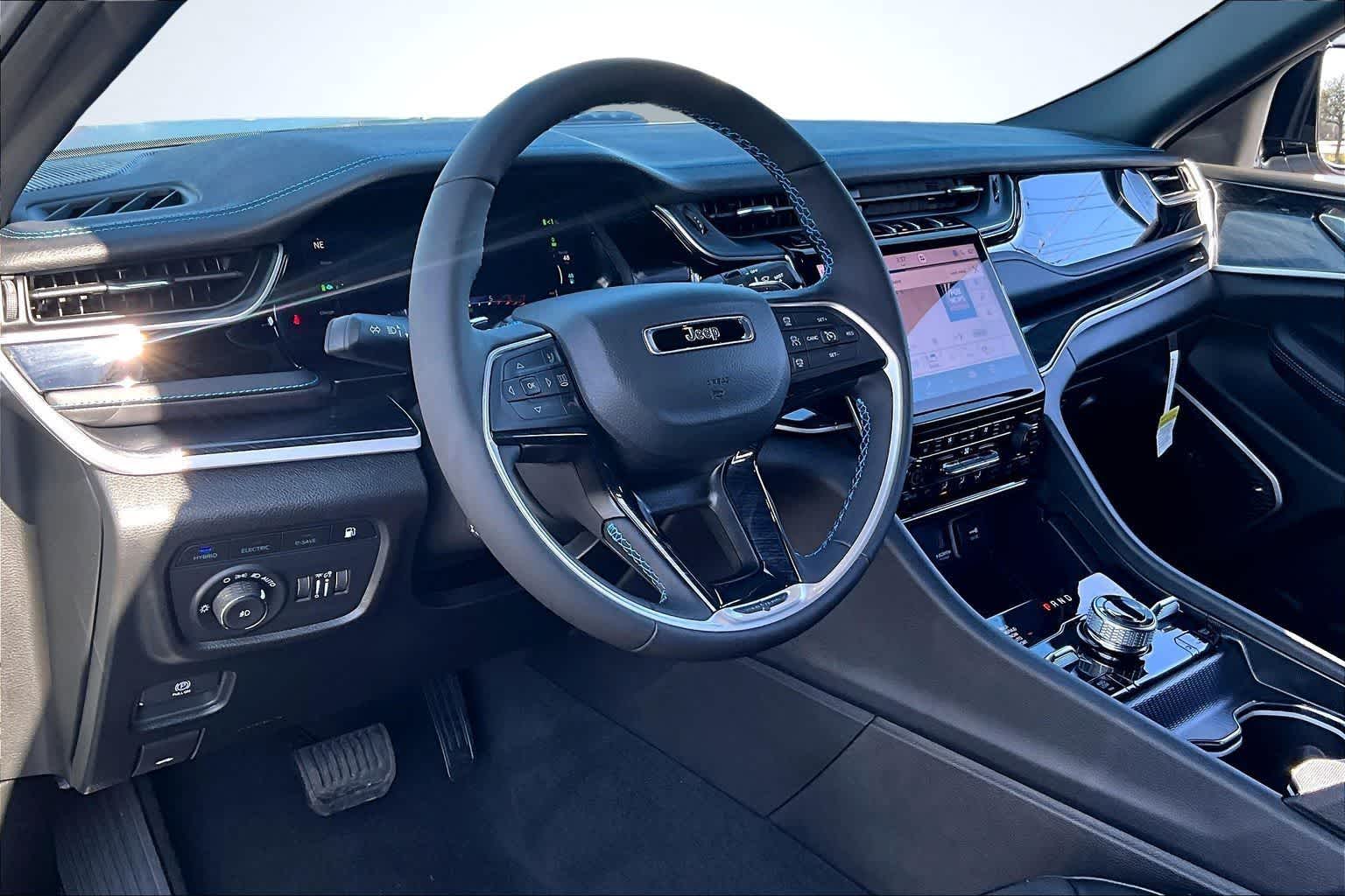 Thumbnail: 2025 Jeep Grand Cherokee - 2