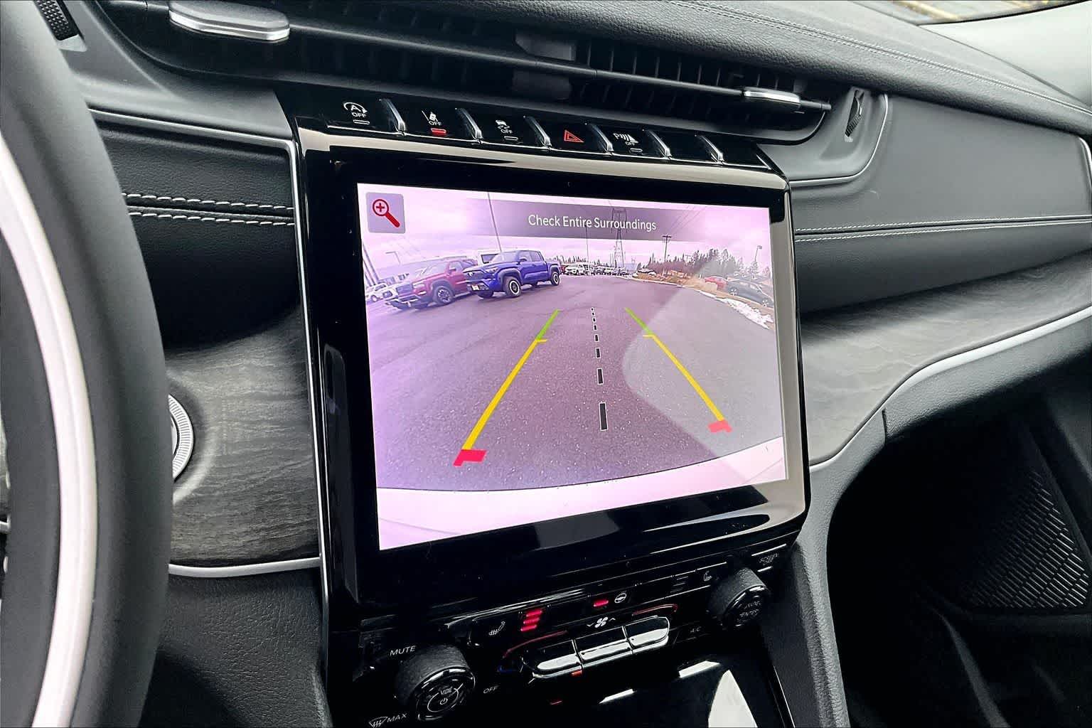 Thumbnail: 2023 Jeep Grand Cherokee L - 26