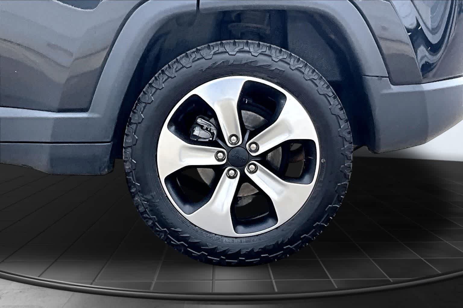Thumbnail: 2018 Jeep Compass - 35