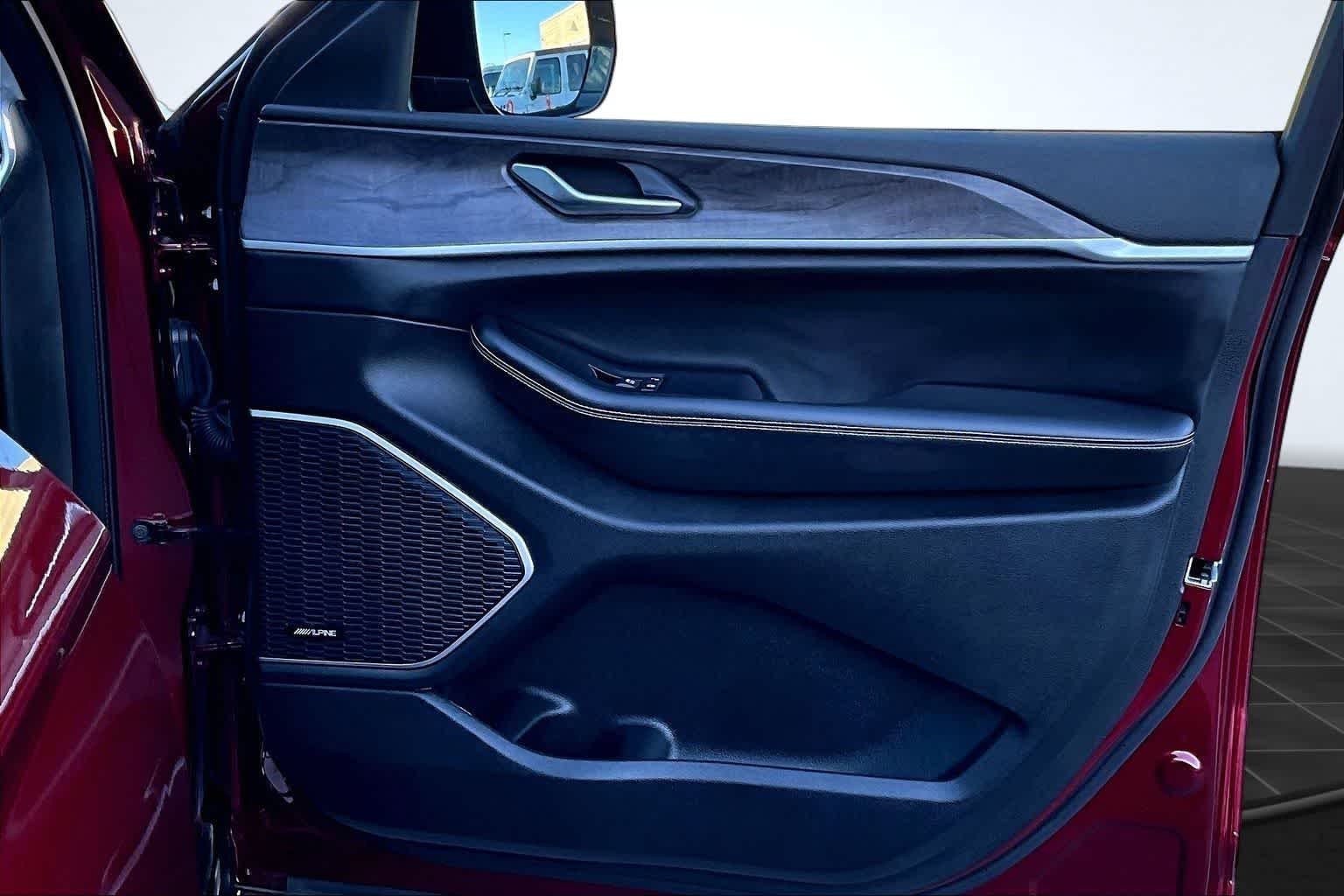 Thumbnail: 2023 Jeep Grand Cherokee - 29