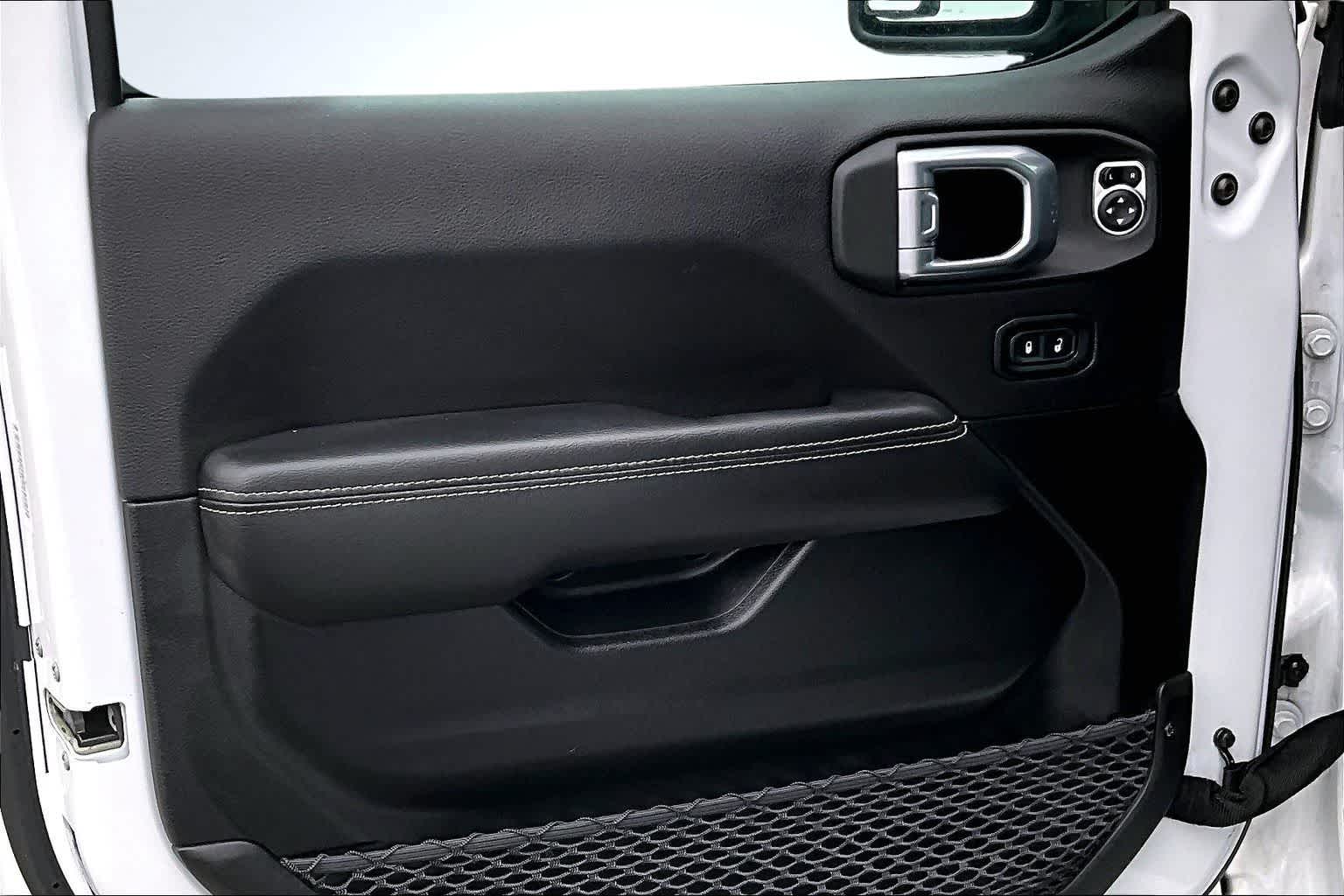 Thumbnail: 2023 Jeep Wrangler - 28