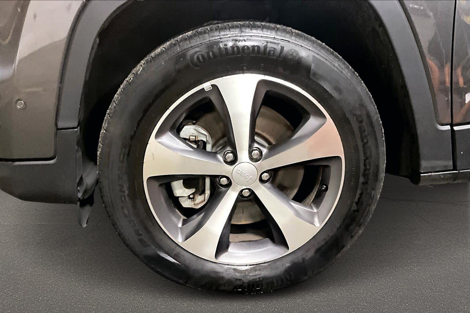 Thumbnail: 2022 Jeep Cherokee - 8