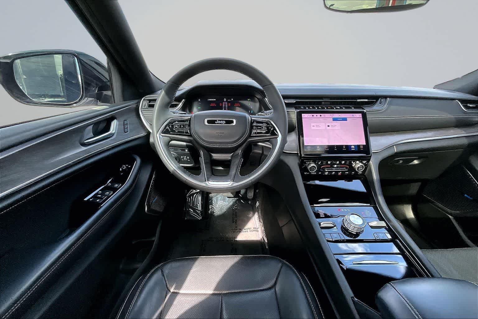 Thumbnail: 2022 Jeep Grand Cherokee - 14