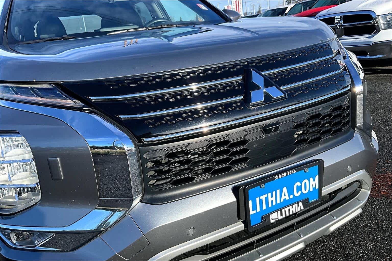 Thumbnail: 2023 Mitsubishi Outlander - 33