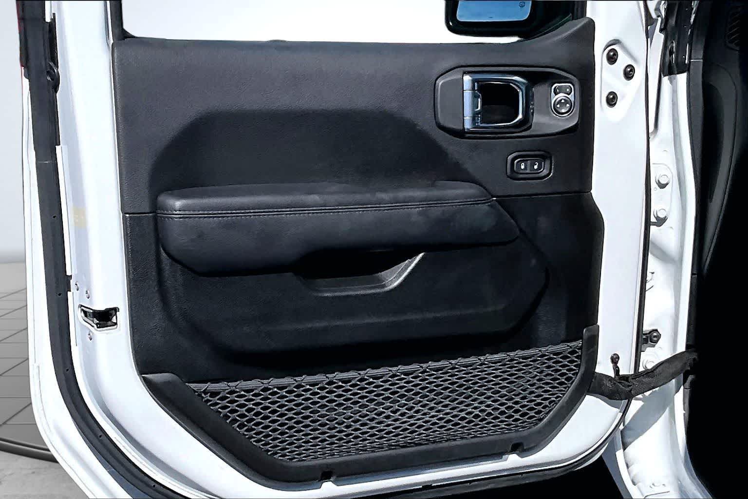 Thumbnail: 2023 Jeep Wrangler - 27