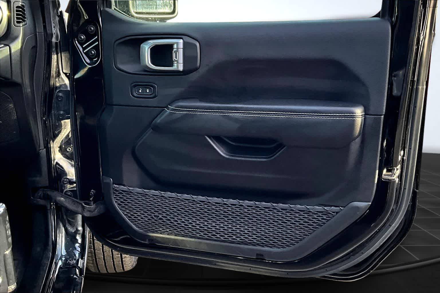 Thumbnail: 2023 Jeep Wrangler - 29