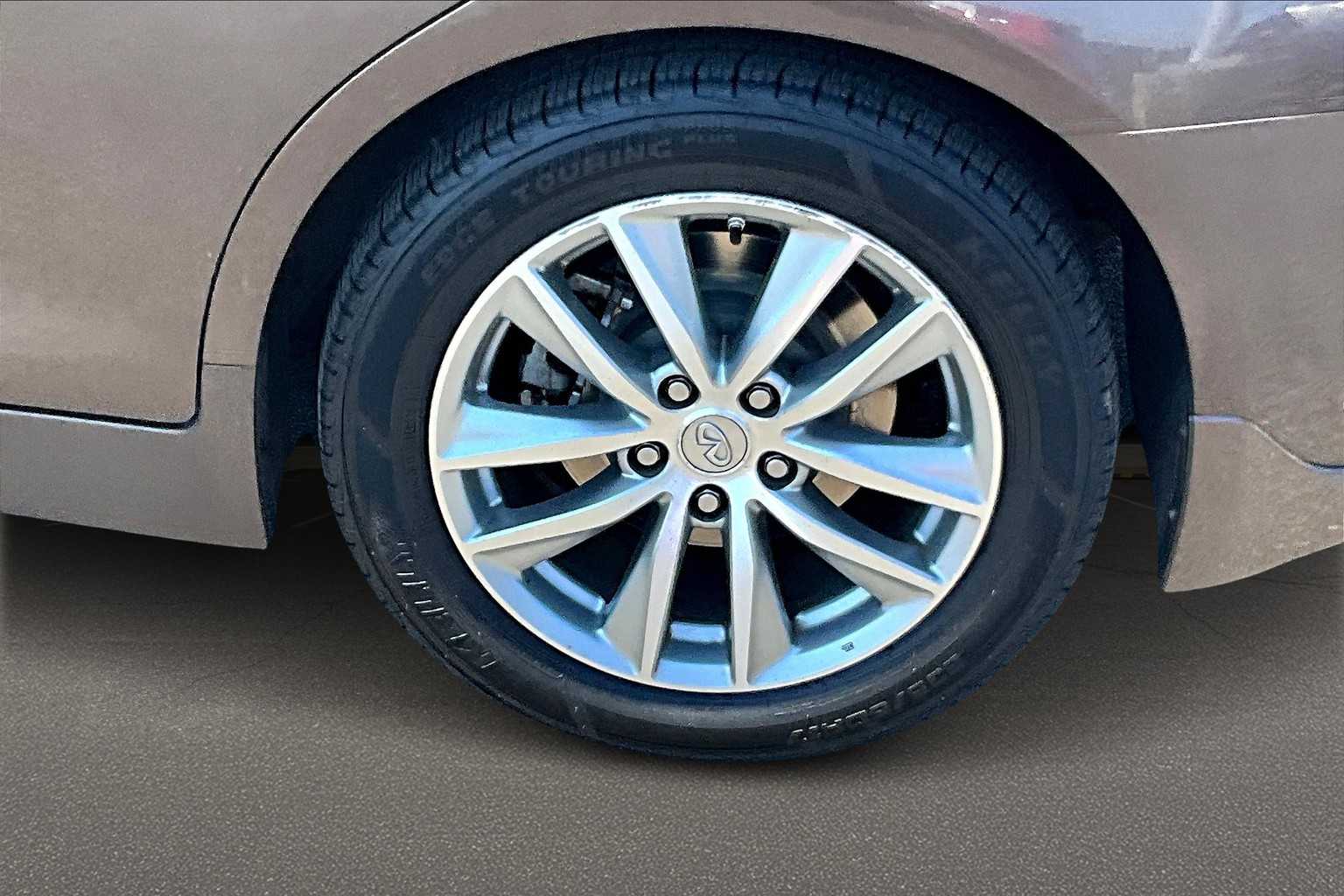 Thumbnail: 2015 INFINITI Q50 - 36