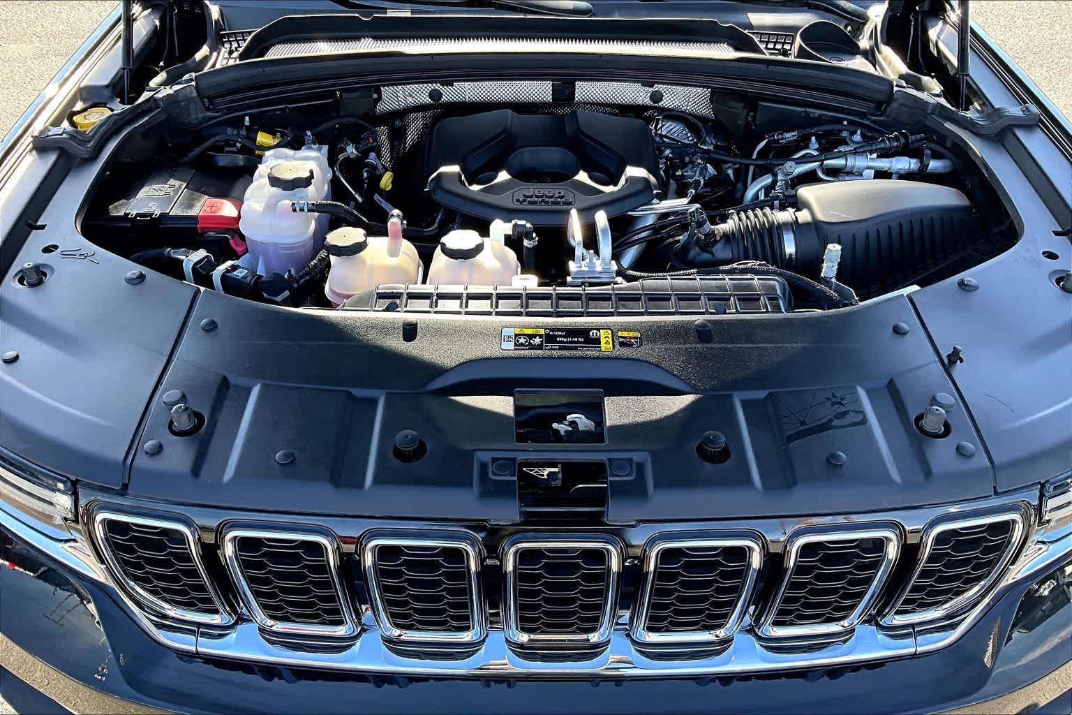 Thumbnail: 2022 Jeep Grand Cherokee - 9