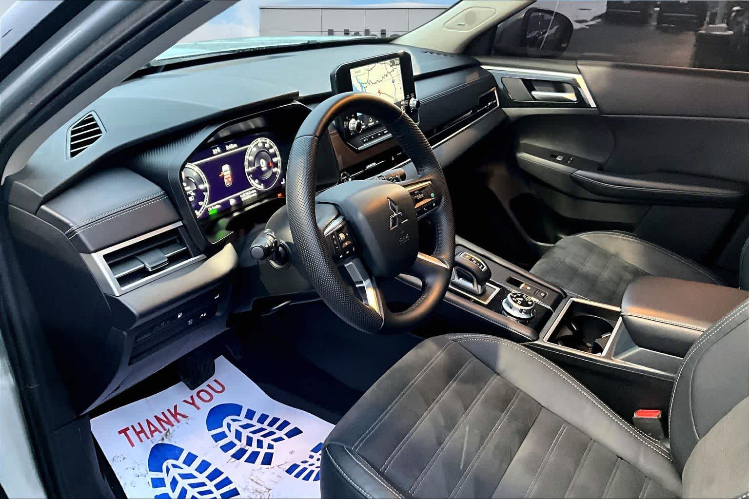 Thumbnail: 2023 Mitsubishi Outlander - 2