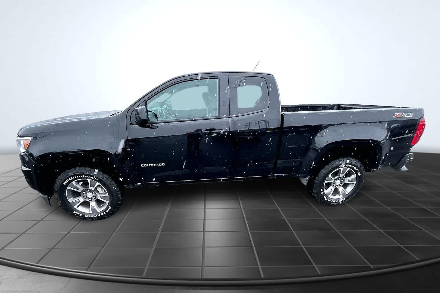 Thumbnail: 2019 Chevrolet Colorado - 3