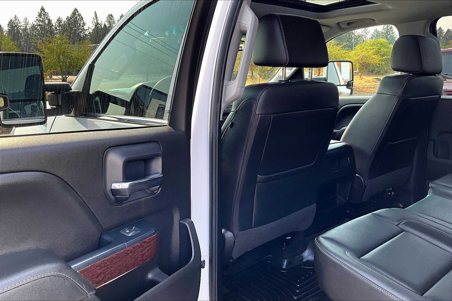Thumbnail: 2018 GMC Sierra 2500 - 12