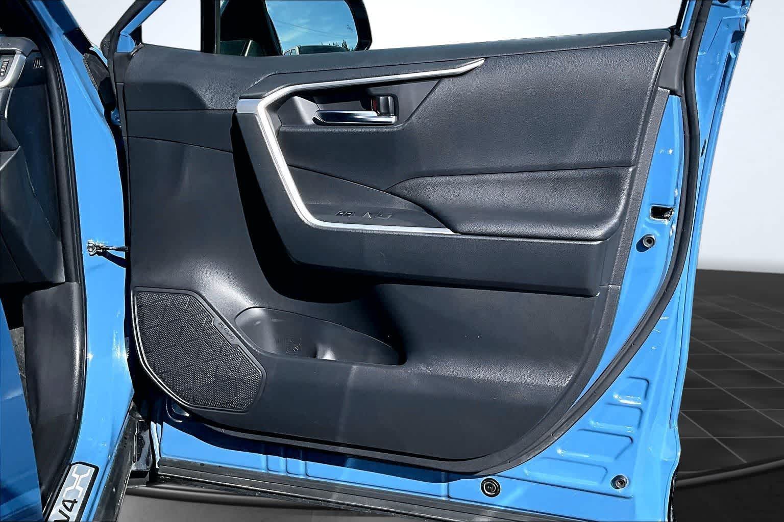 Thumbnail: 2025 Toyota RAV4 - 29