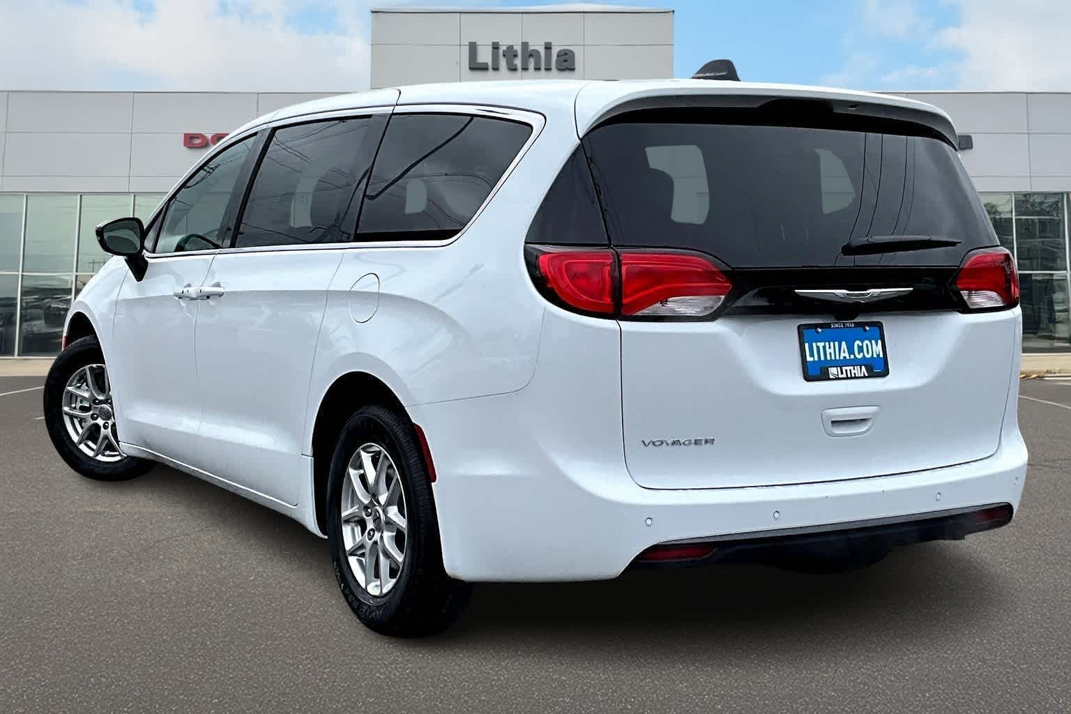 Thumbnail: 2025 Chrysler Voyager - 3