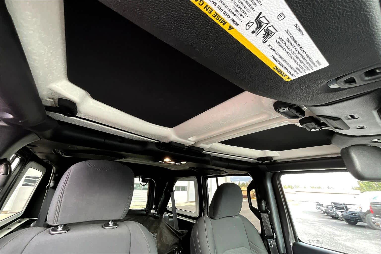 Thumbnail: 2020 Jeep Wrangler - 28