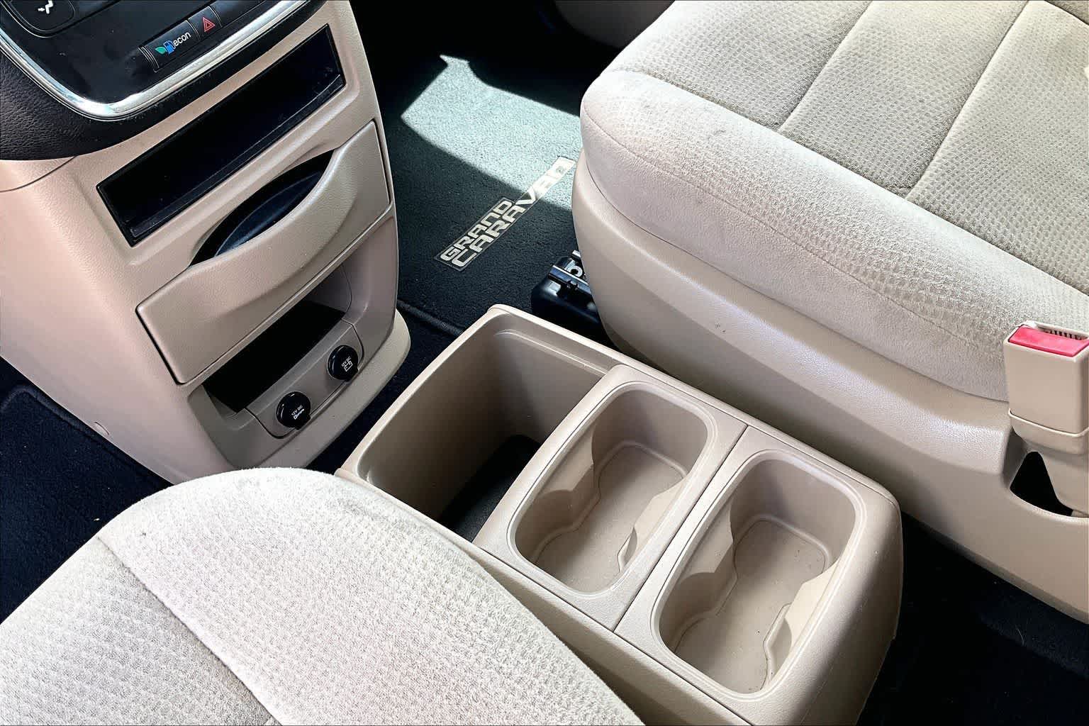 Thumbnail: 2013 Dodge Grand Caravan - 17