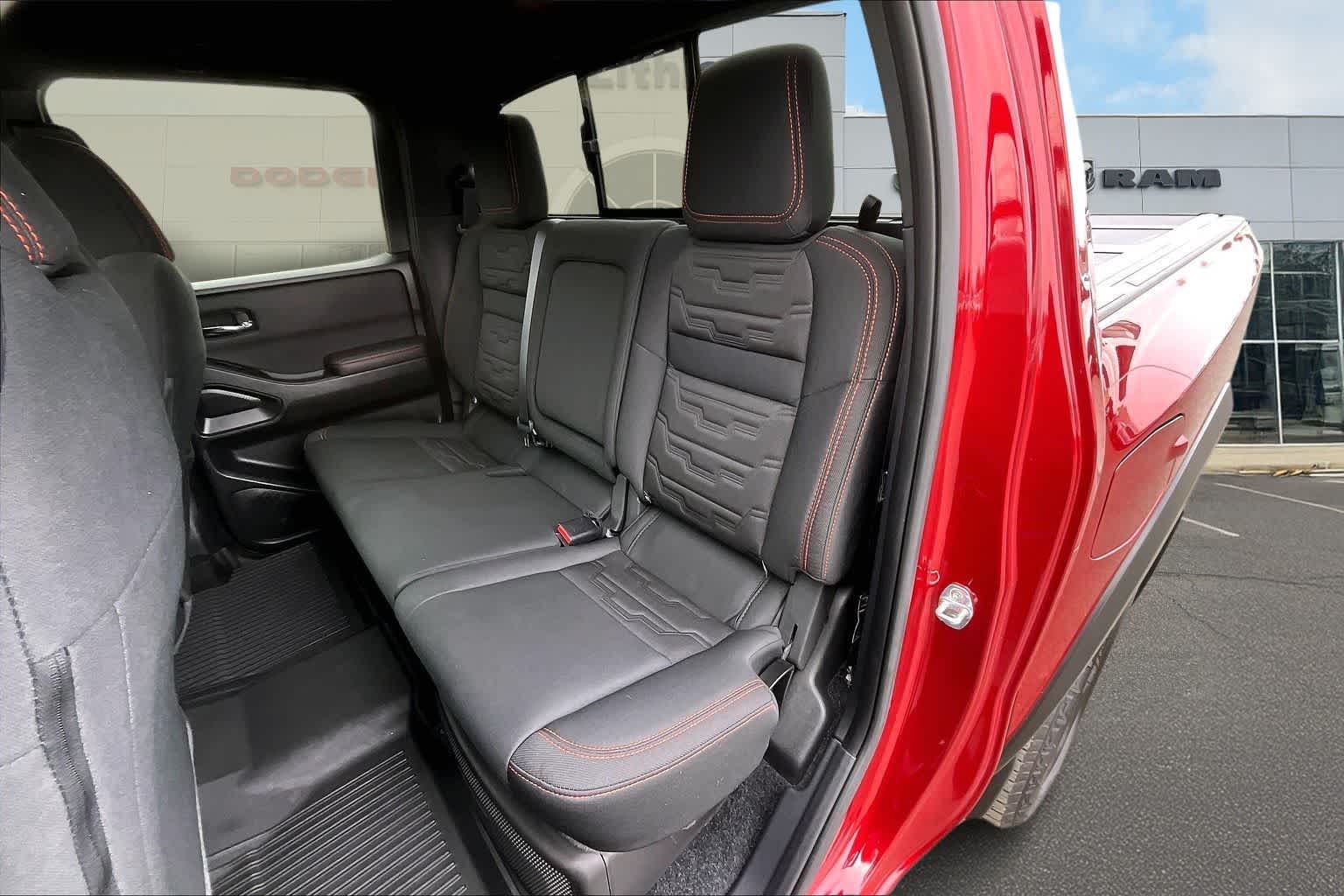 Thumbnail: 2024 Nissan Frontier - 13