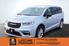 2026 Chrysler Pacifica Select Passenger Van