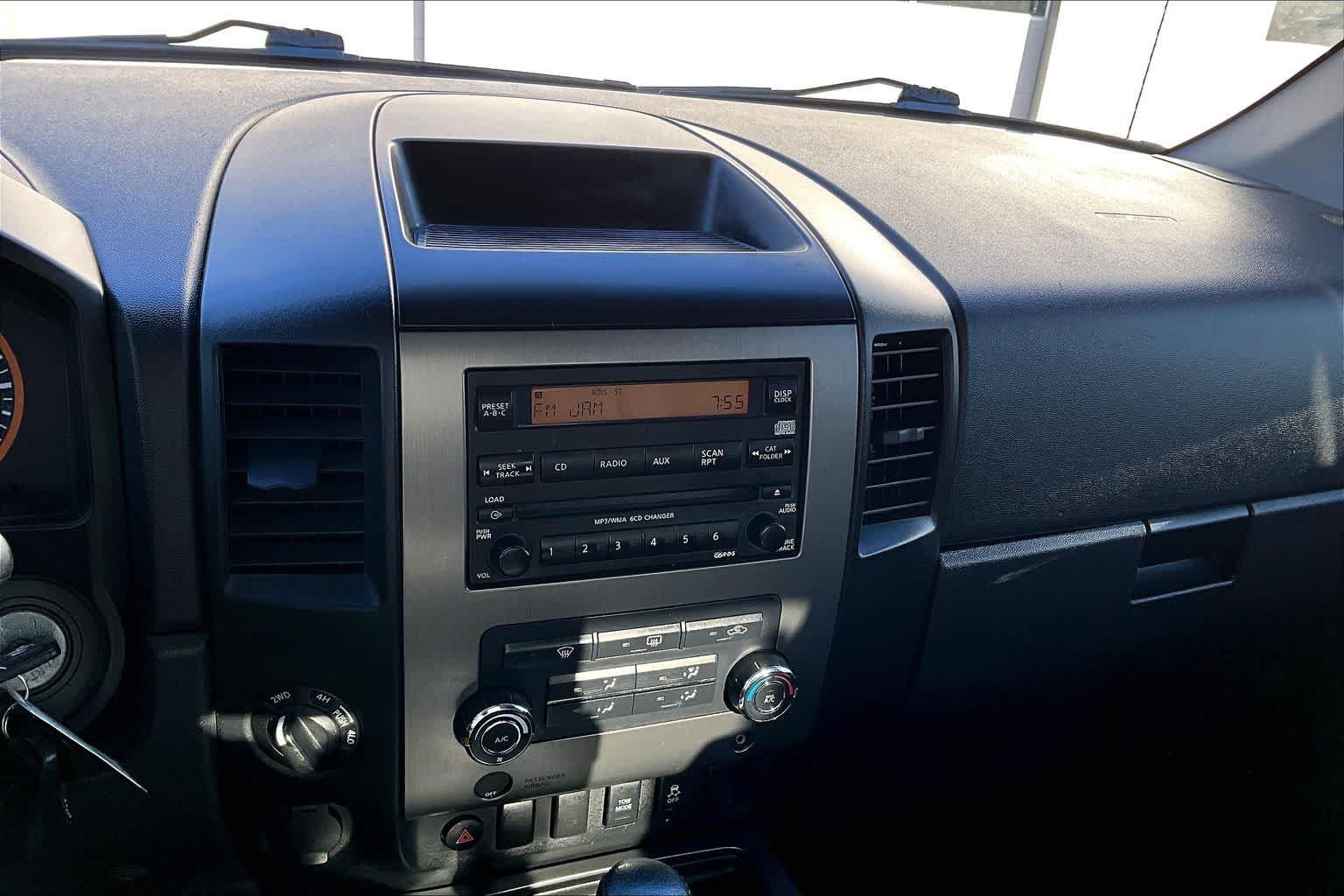 Thumbnail: 2012 Nissan Titan - 27