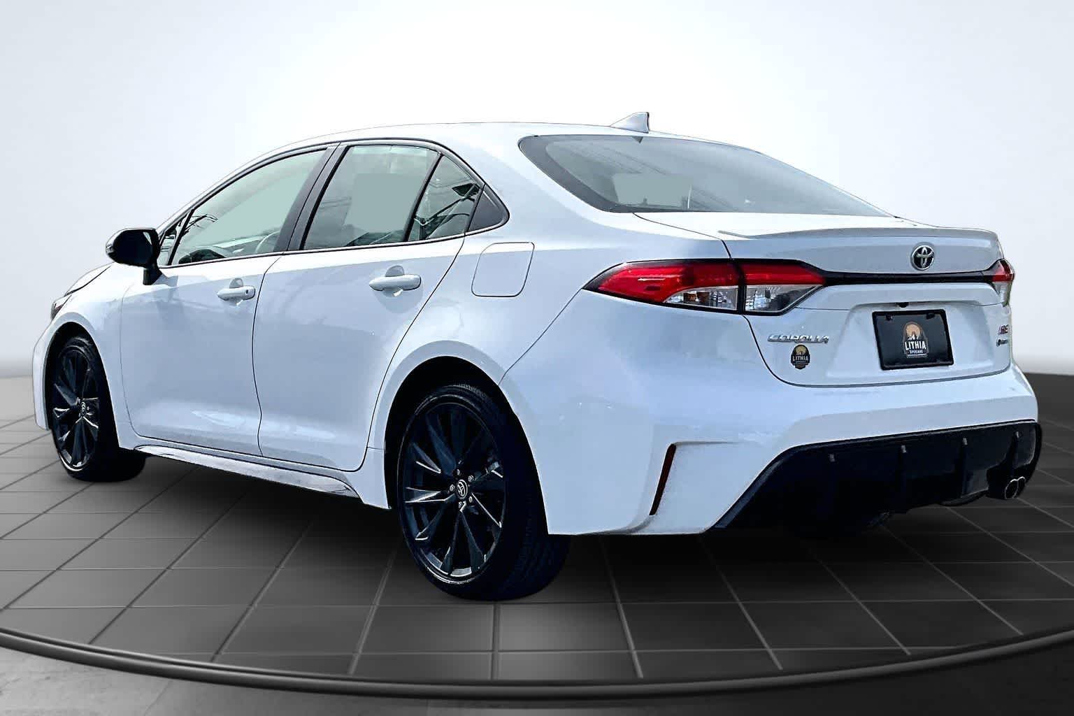 Thumbnail: 2025 Toyota Corolla - 4